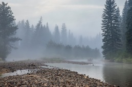 De Minam River is een van de laatste wild stromende rivieren in het Amerikaanse Westen. Hier bij de Minam River Lodge